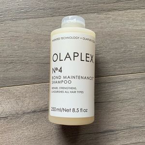 Olaplex
No. 4 Bond Maintenance™ Shampoo